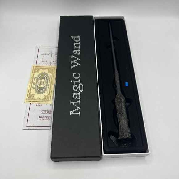 Wizarding World of Harry Potter Light Up Wand - Picture 7 of 7